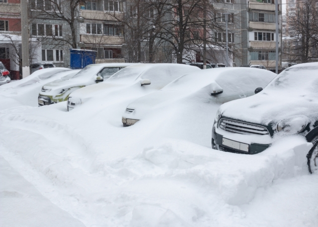 GISMETEO: Несёт ли ответственность автовладелец за ТС, заваленное снегом?