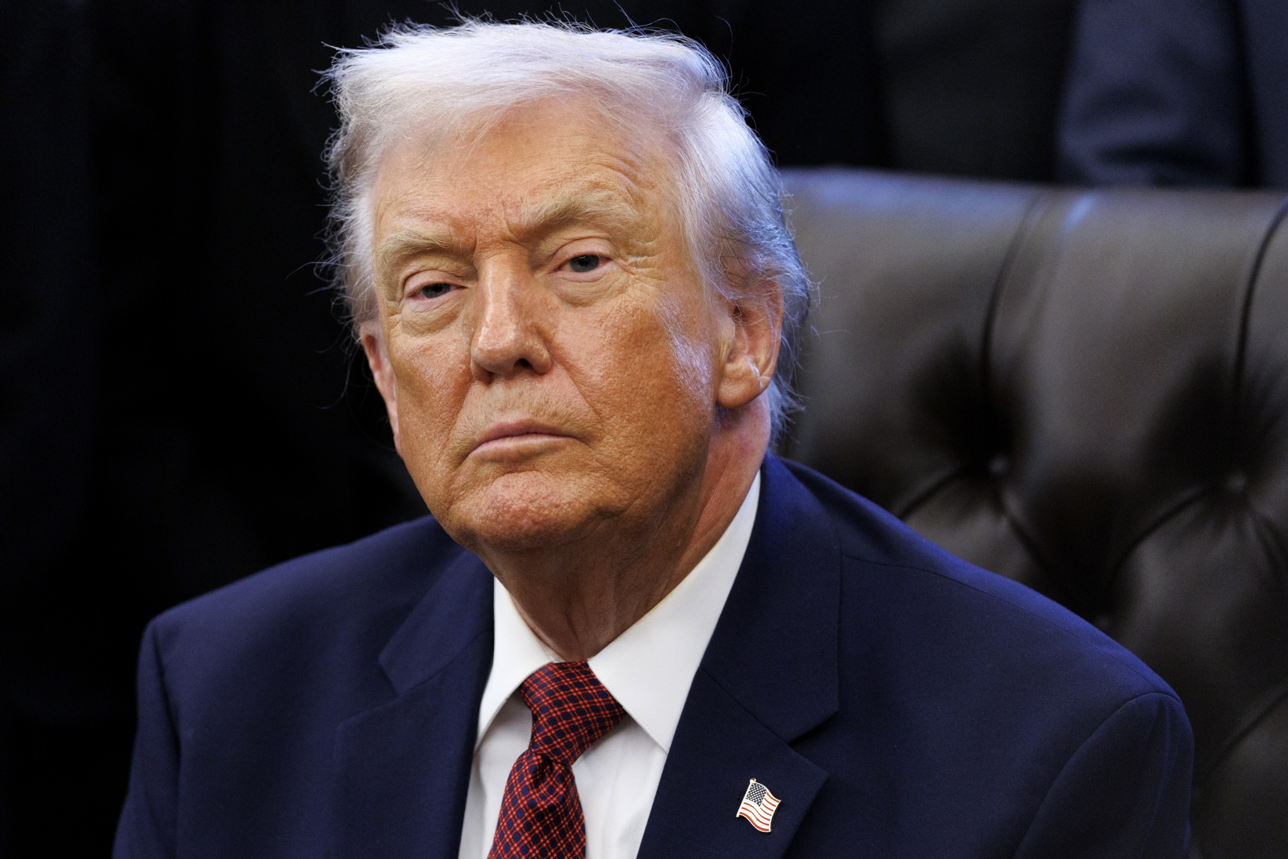 Демократы разошлись во мнениях по поводу нового импичмента Трампу